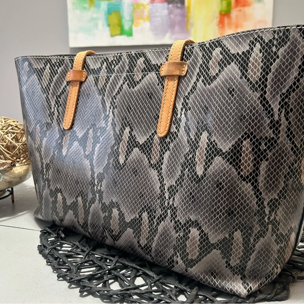 Consuela Flynn Breezy East West Tote - Picture 7 of 10